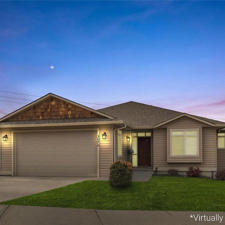 Peaceful And Spacious Lake View West Kelowna Exterior foto